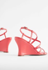 Next FOREVER COMFORT - Täistallaga sandaalid - coral pink