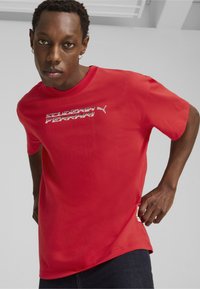 Puma SCUDERIA FERRARI RACE STATEMENT - Marškinėliai su spaudiniu - rosso corsa