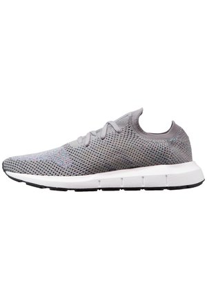 Baskets basses - grey