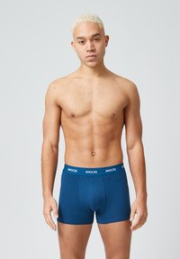 SNOCKS 6 PACK MIT FARBIGEM BUND - Trunks - blaue streifen