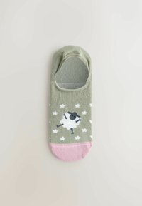 Vihreä puuvillasukka, jossa on lammaskuvio, valkoisia pilkkuja ja vaaleanpunainen varvasosa. Nilkkapituiset, matalalla oleva leikkaus.