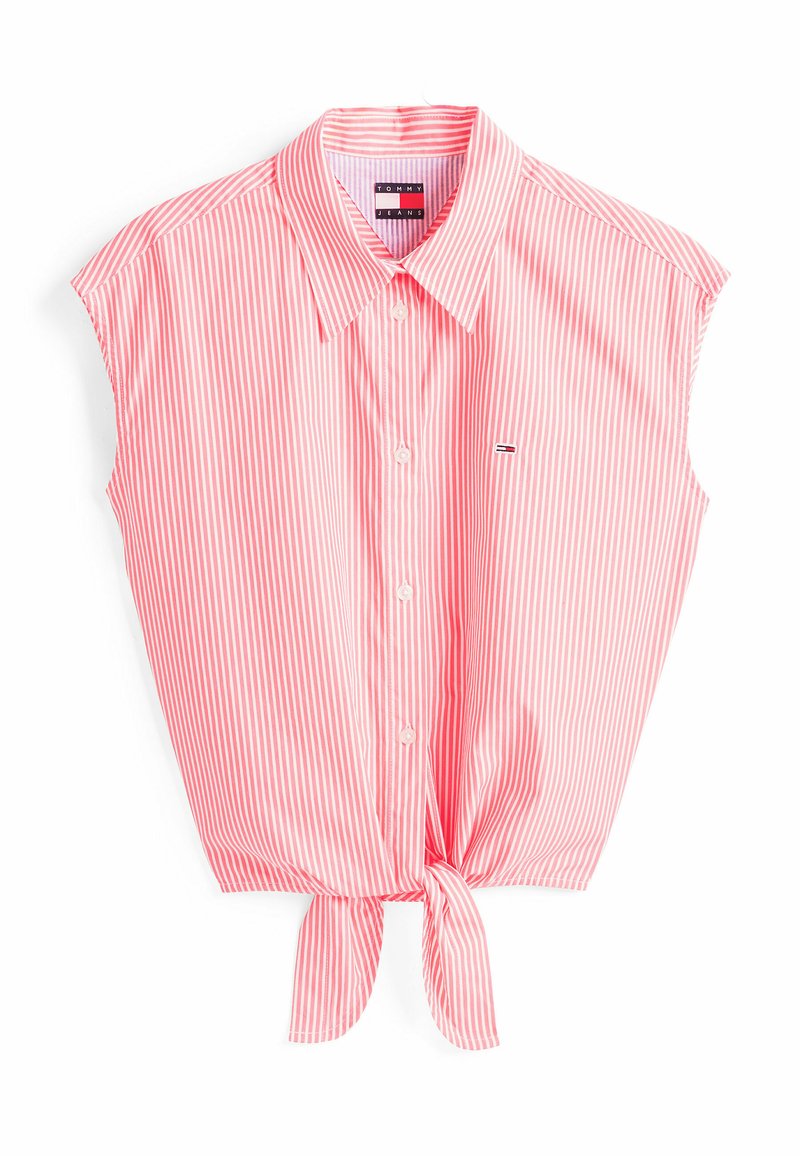 Chemise à manches courtes, à col, rayée rose et blanche, avec un détail noué à l'avant et un petit logo sur la poitrine gauche. En coton.