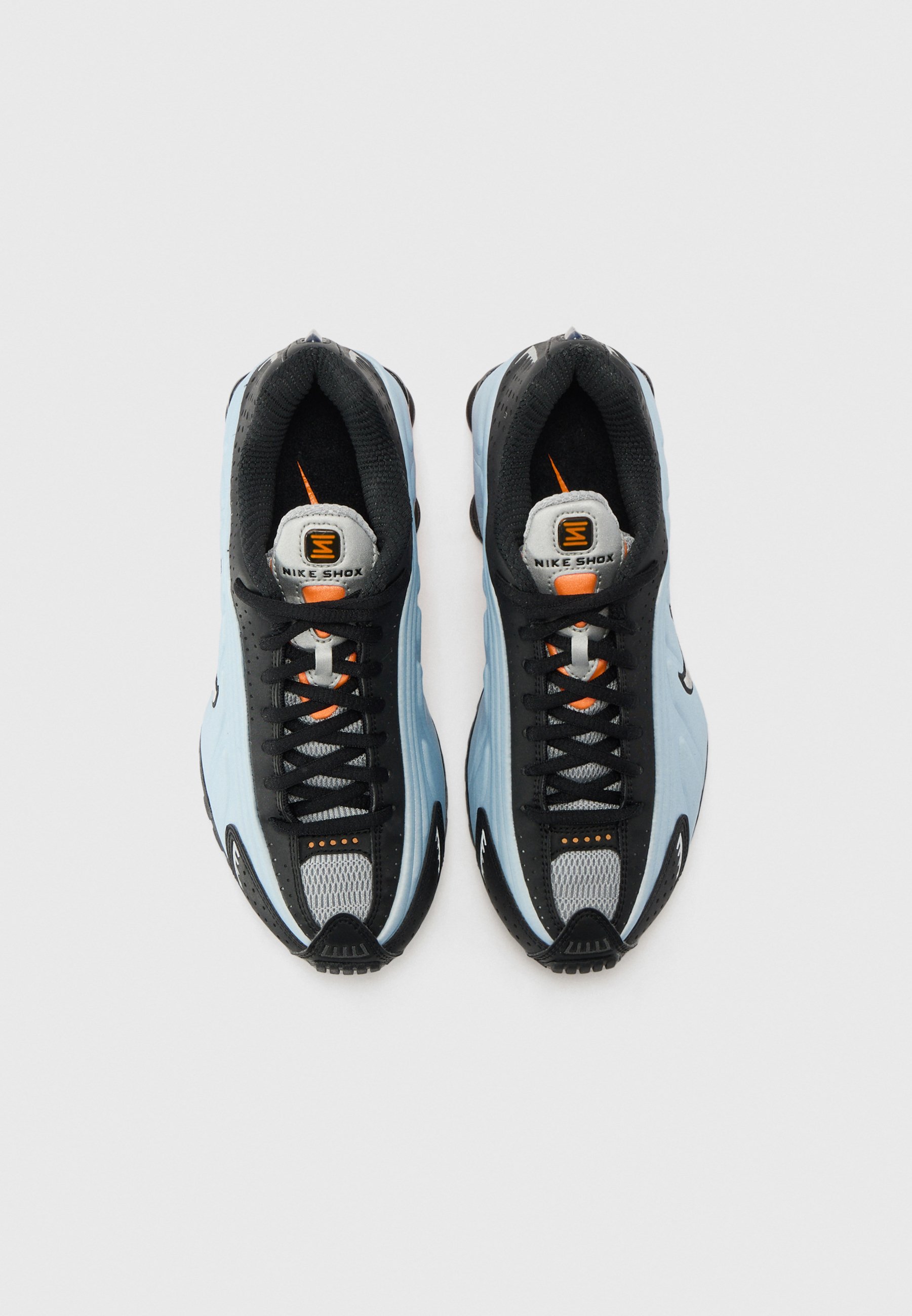 靴 Nike Shox R4 Blue Tint 24.5 Nike Sportswear SHOX R4 - Zapatillas - blue tint/metallic silver