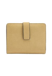 Żółty portfel zamszowy o prostokątnym kształcie, zamykany na zatrzask, z kontrastującym ciemnym przeszyciem na krawędziach. Gładka faktura, minimalistyczny design.