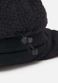 The North Face CRAGMONT FLEECE TRAPPER - Pipo - black