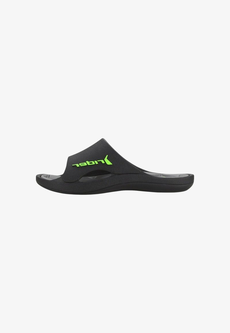 Sandalia de tiro negro con un diseño curvado, hecha de material suave, con una correa texturizada y un logo verde en contraste.