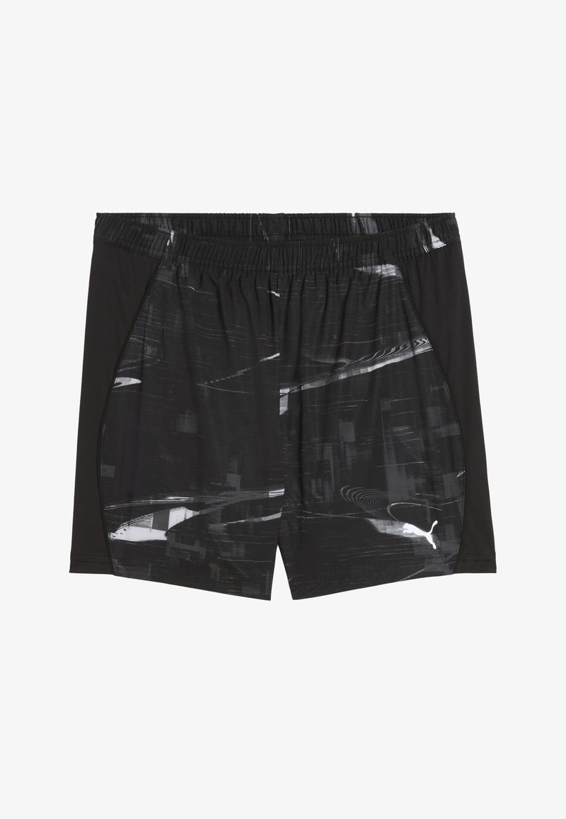 Schwarze Sportshorts mit grauem abstraktem Muster, elastischem Bund, Seitenpanels und einem weißen Logo. Aus leichtem Material gefertigt.