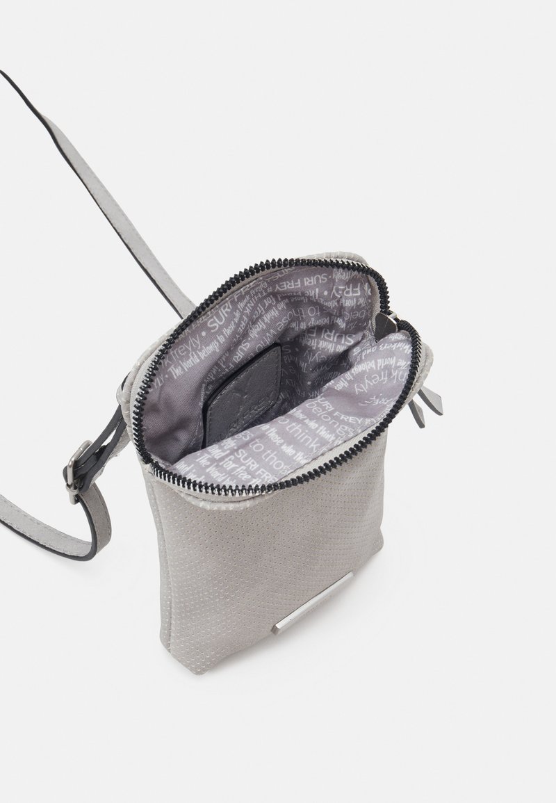 Damen Handtaschen | SURI FREY Handytasche lightgrey/hellgrau - WM75641 Damen Handtaschen | SURI FREY Handytasche lightgrey/hellgrau - WM75641