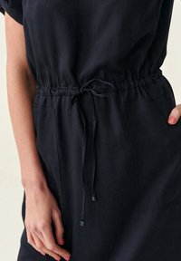 TATUUM KEMO - Denné šaty - navy
