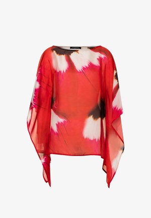Rode en witte doorzichtige blouse met een abstracte tie-dye print, losse pasvorm en asymmetrische zoomrand.