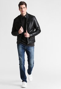 Thumbnail Image 2