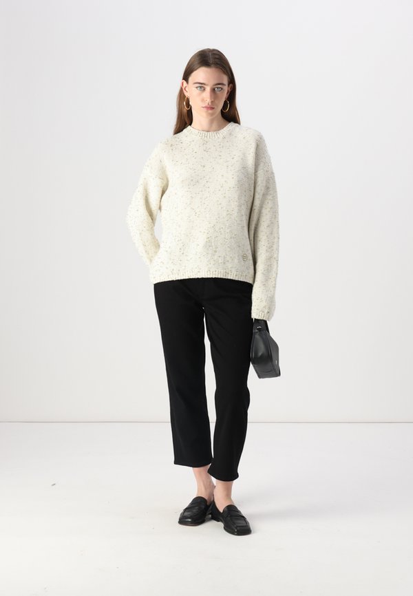 FESTIVE  - Jumper - ivory petal3