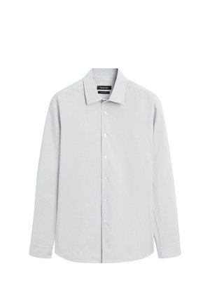 Camicia da uomo a maniche lunghe con bottoni, a sottili righe verticali grigio chiaro e bianco e colletto classico.