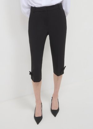 CAPRI CON FIOCCHETTI - Trousers - ultrablack