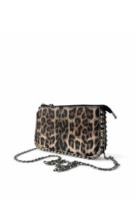 Unselected, leopard