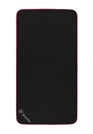 Schwarze Gymnastikmatte mit strukturierter Oberfläche, eingefasst von einem pinkfarbenen Akzent. Unten links befindet sich ein Logo. Rechteckige Form.