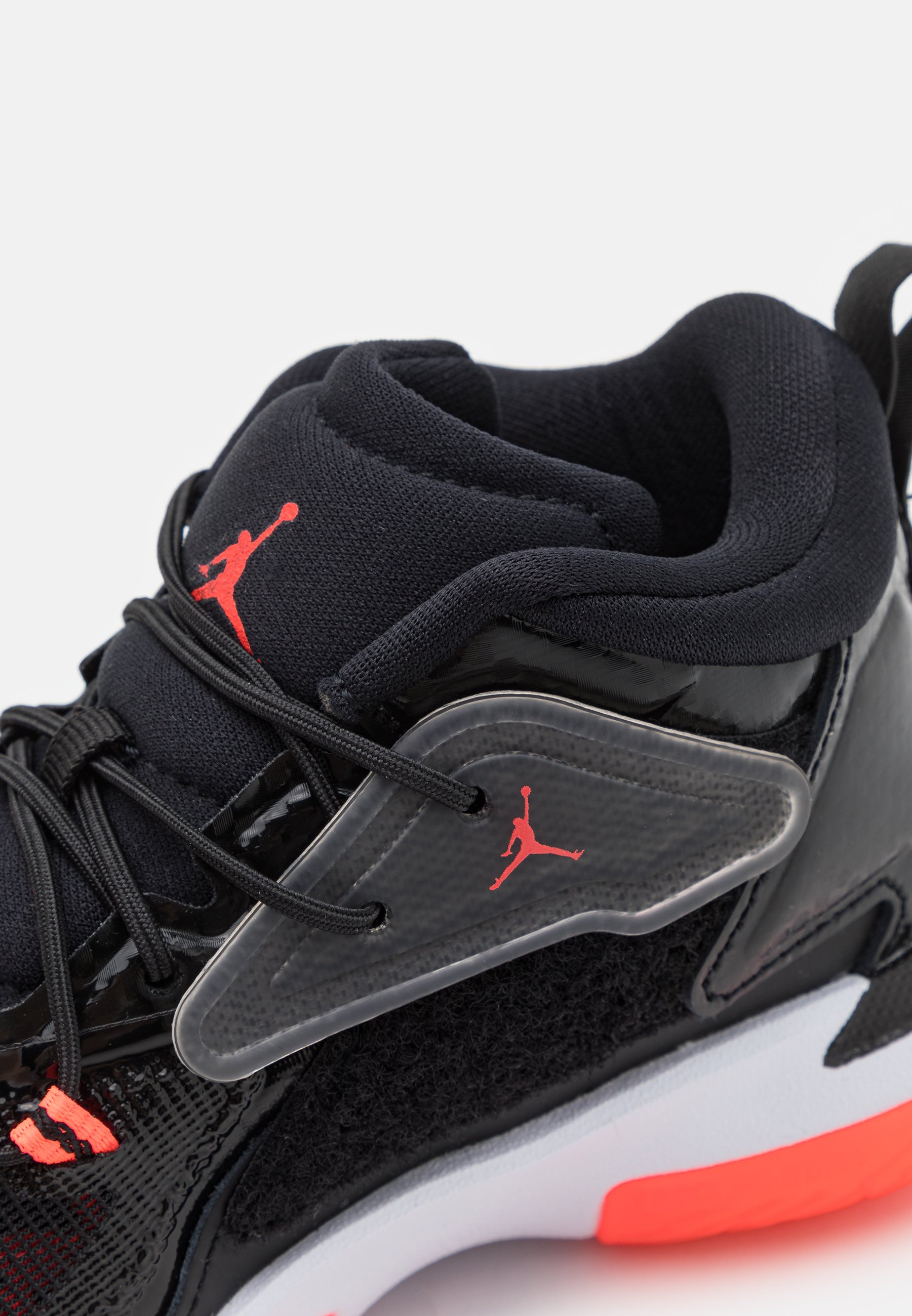 Jordan ZION 1 UNISEX - Zapatillas de baloncesto - black/bright  crimson/white/negro - Zalando.es