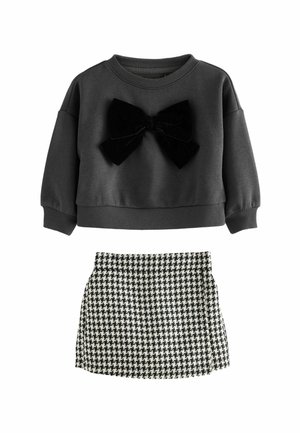 REGULAR FIT SET - Shortsit - black