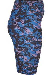 Shorts a vita alta in un motivo digitale camouflage blu e rosa. Realizzati in tessuto elasticizzato, presentano una texture liscia e un design aderente.