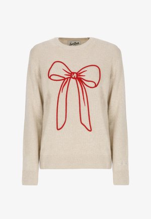 Maglione beige lavorato a maglia con un'illustrazione di un fiocco rosso sul davanti. Presenta un collo rotondo e polsini e orlo a coste. Texture morbida.