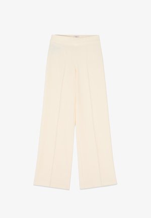 Pantaloni a gamba larga color crema con vita alta e sottili pieghe centrali, mostrati distesi su uno sfondo bianco.