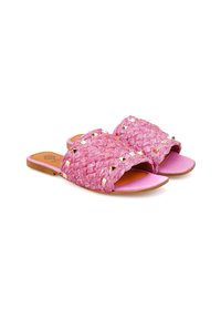 Roze geweven slip-on sandalen met twee brede banden met metallic gouden accenten, een gestructureerde binnenzool en een platte bruine zool.