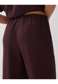someday. Pantalon classique - plum