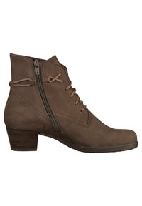 Stivale alla caviglia in suede marrone con punta rotonda, zip laterale e design con lacci. Presenta un tacco basso impilato e una texture liscia.