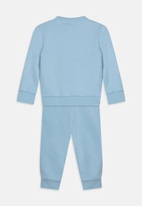 adidas Originals CREW SET - Trenirka - clear sky