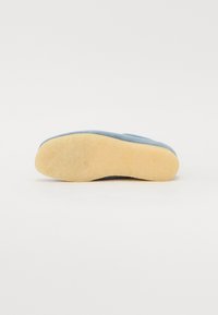 Clarks Originals WALLABEE - Casual lace-ups - powder blue