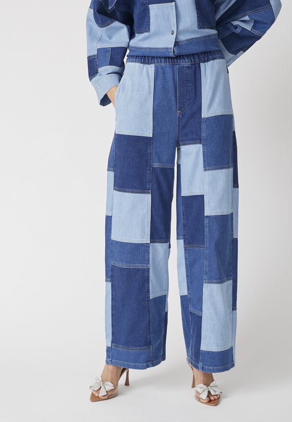 PATCHCC DENIM - Jeans Straight Leg