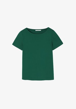 Tricou scurt cu mânecă verde, realizat dintr-un material moale, are un guler rotund, o croială dreaptă și nu prezintă modele sau embellisment vizibil.