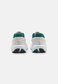 New Balance U1080O13 UNISEX - Sapatilhas - white/green