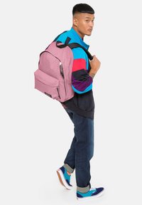 Eastpak OUT OF OFFICE - Reppu - tribe rocks