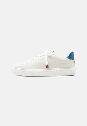 Versace Trainers - white/blue/rovere