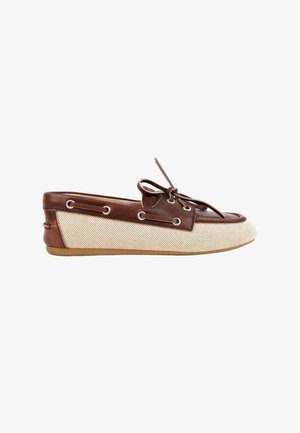 Miu Miu, Chaussures bateau - brown beige