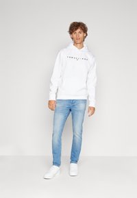 Tommy Jeans LINEAR LOGO - Felpa - white