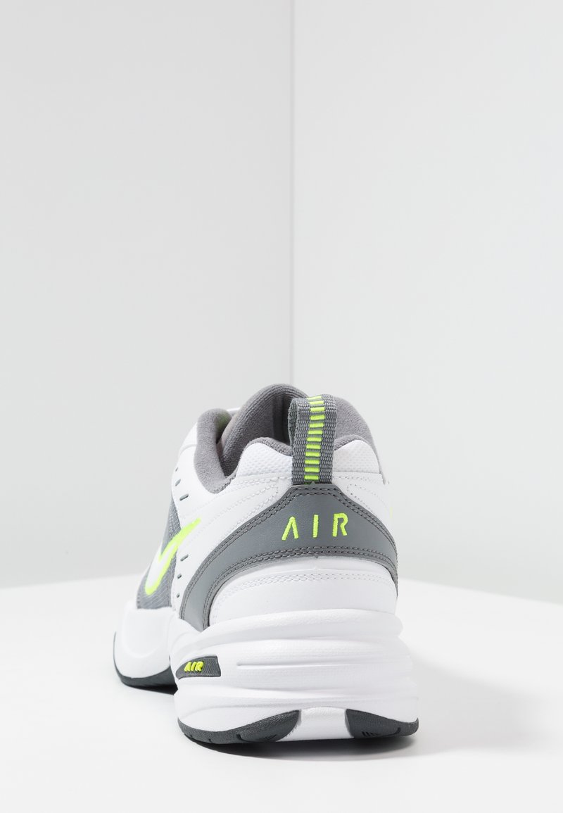 nike air monarch damske