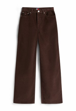 Pantalon en velours côtelé marron à jambes larges, avec une fermeture à bouton, des poches avant et une taille à logo. Texturé avec des côtes verticales.