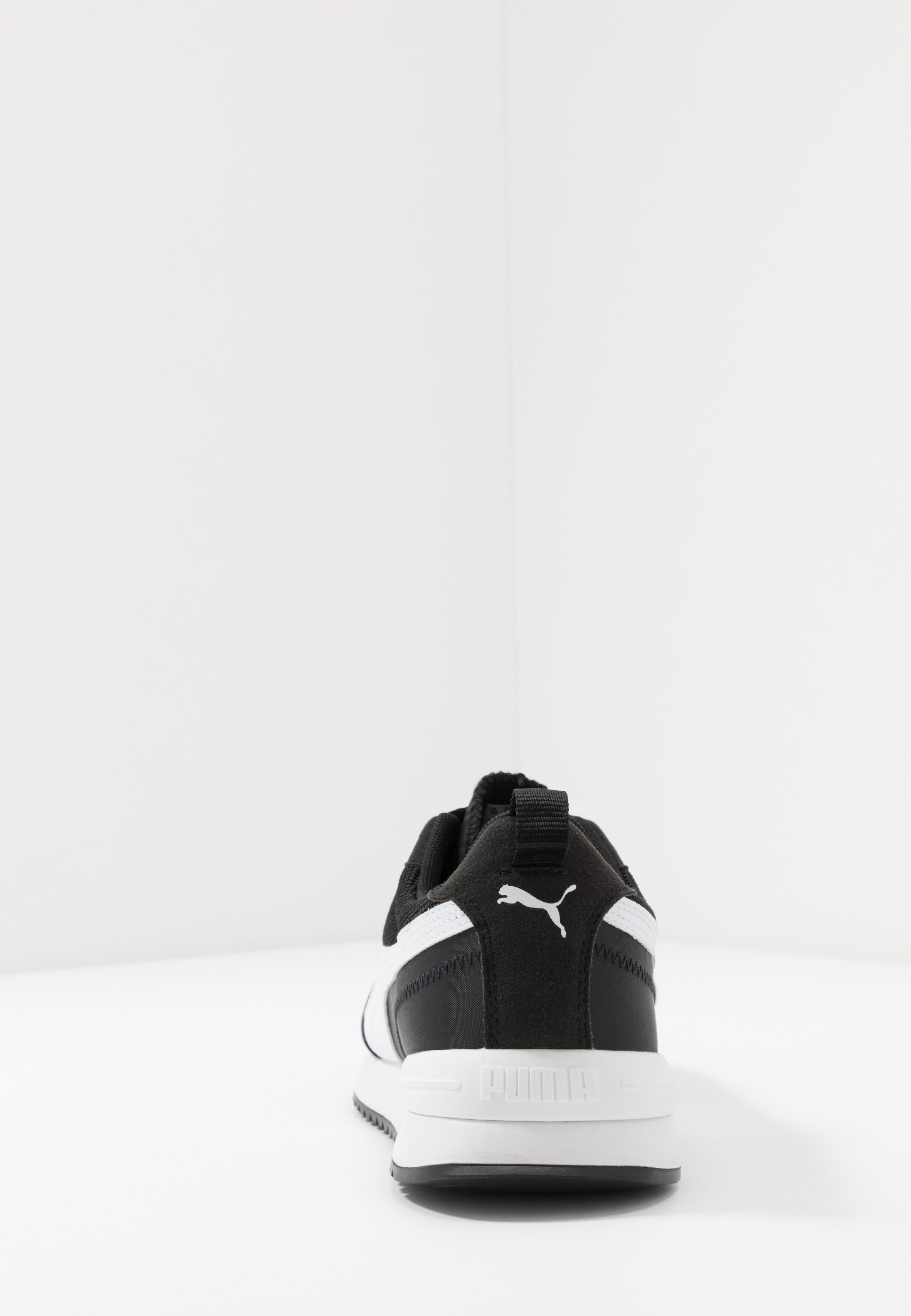 puma trainers with puma strap