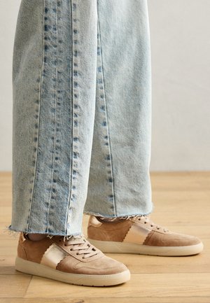 POP - Baskets basses - taupe