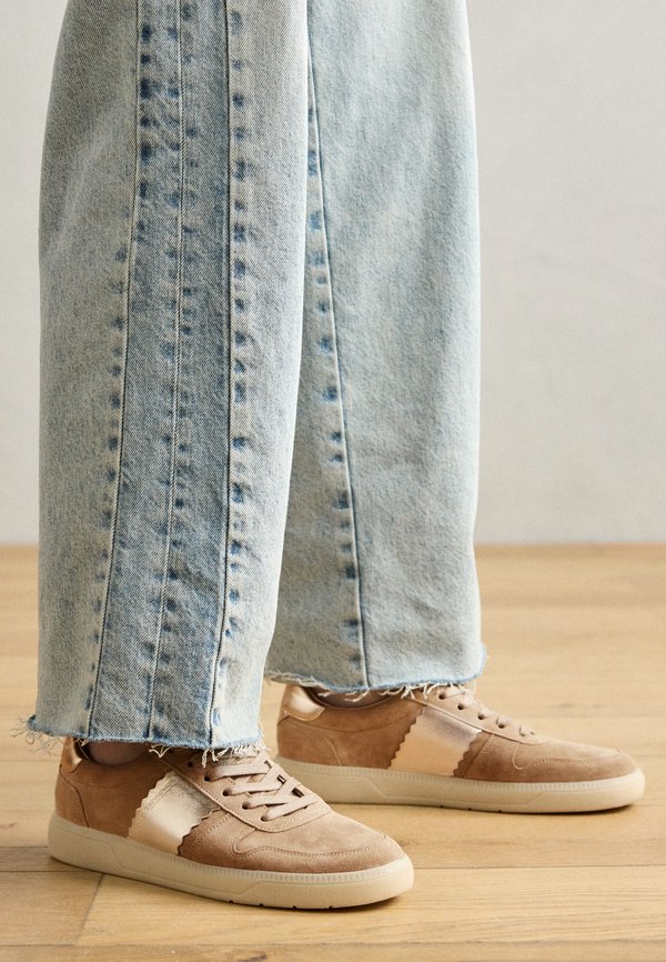 POP - Trainers - taupe2