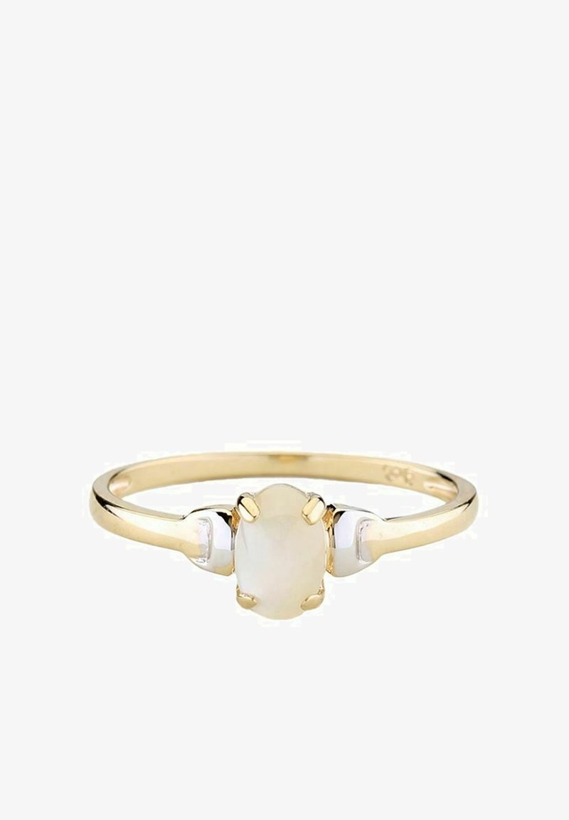 Zlatni prsten s ovalnim bijelim kamenjem u sredini, okružen s dvije prozirne akcentne pločice. Glatka banda s minimalističkim dizajnom.