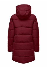 Chaqueta acolchada burdeos con capucha, que presenta secciones acolchadas horizontales y un corte recto, diseñada para brindar calidez y comodidad.