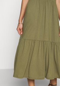 JDY JDYDALILA FROSTY DRESS - Vestido de malha - martini olive