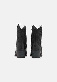 mtng Botines camperos - black