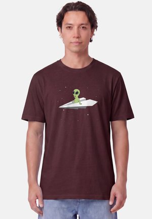 watapparel, ALIEN ON A PAPER PLANE UNISEX - T-shirt imprimé - red brown