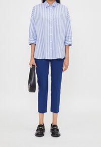 WEEKEND MaxMara Pantaloni - blue