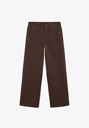 Braune Hose mit weitem Bein, vorne mit Knopf und Reißverschluss, seitliche Taschen und Gürtelschlaufen, flach auf weißem Hintergrund gezeigt.