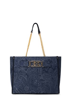 Borsa blu navy con texture paisley, manici a catena dorati e fibbia decorativa con logo dorato al centro frontale.